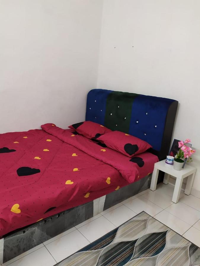 Anggun Homestay セリ・イスカンダル エクステリア 写真
